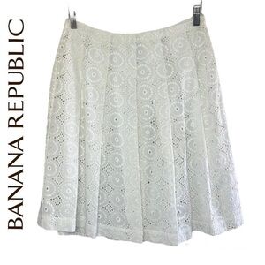 Banana Republic White Cotton Eyelet Lace Skirt Size 4